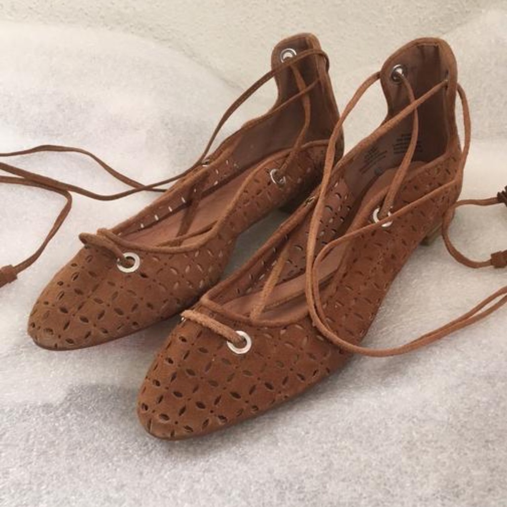 Halogen Perforated Flat Suede Shoes String Tassel